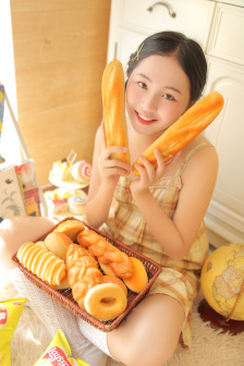 在鄉下柴房被老頭玩弄