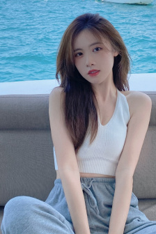 光溜溜的老奶奶和狗