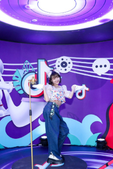 男孩子咬女孩子的胸會痛嗎