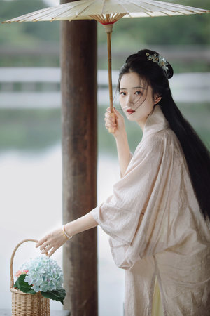 女M被S玩胸虐乳哭著求饒