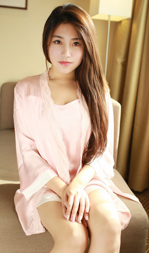 皇帝在書房C到呻吟的H皇上